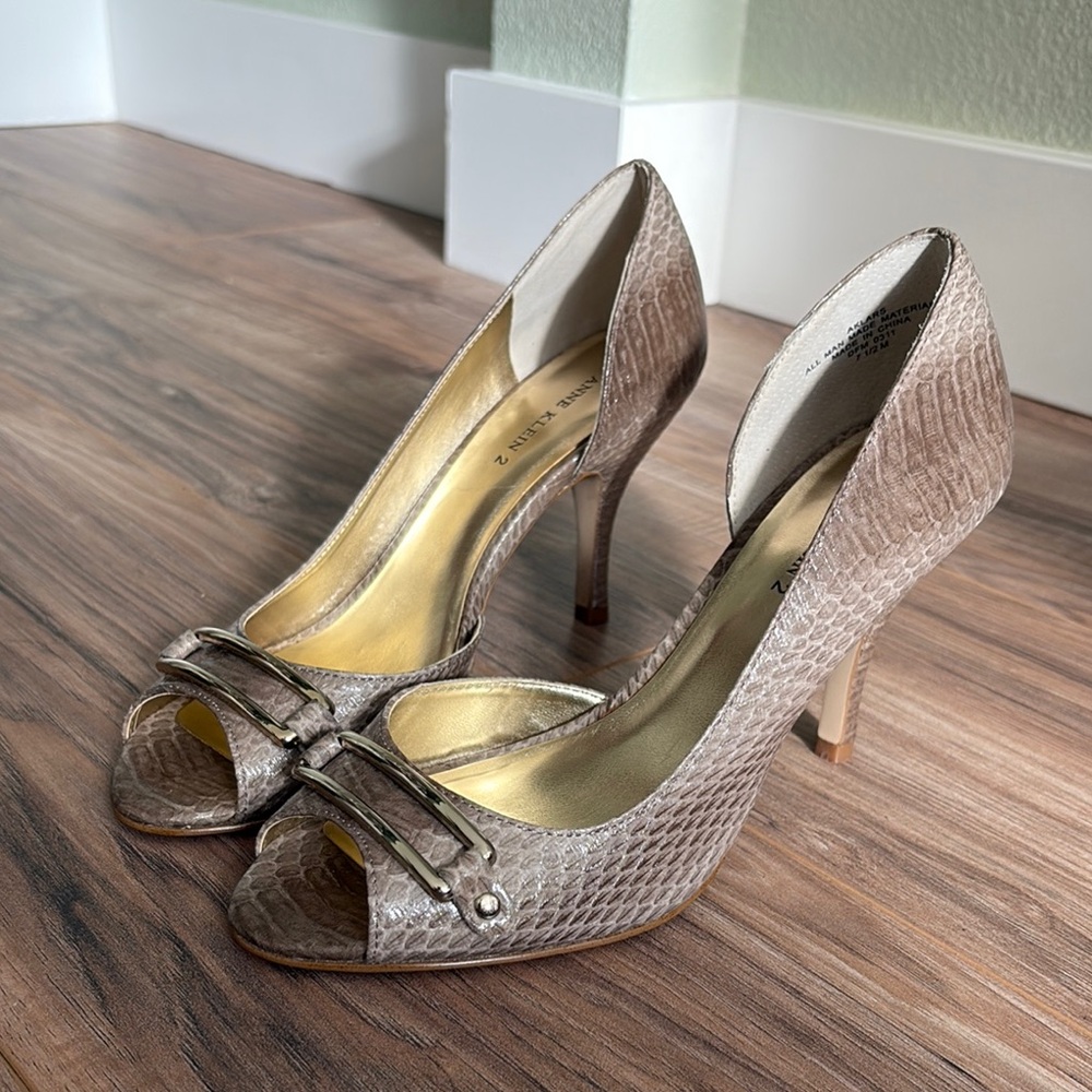 Anne Klein Tan Peep-Toe Heels